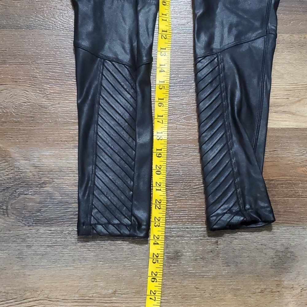 Spanx very black faux leather moto leggings - Picture 3 of 8
